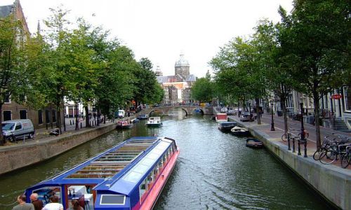 Zdjęcie HOLANDIA / Holandia / Amsterdam / nad kanałem