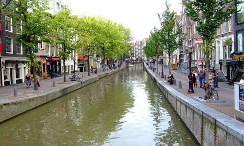 Zdjecie HOLANDIA / Holandia / Amsterdam / nad kanałem 3
