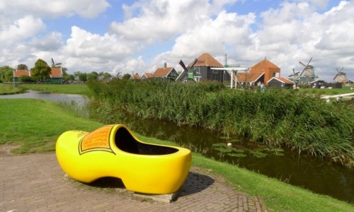 Zdjcie HOLANDIA / Noord Holland / Skansen Zaanse Schans/  okolice Zaandam / Klomp  olbrzyma