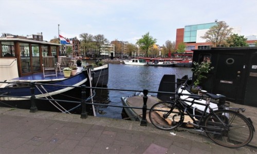 Zdjcie HOLANDIA / Amsterdam / Rzeka Amstel  / odzie i rowery