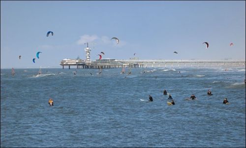 Zdjecie HOLANDIA / Midden-Holland / Den Hag - Sheveningen / surf...