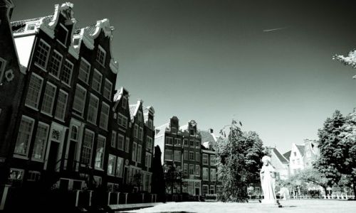 Zdjecie HOLANDIA / Europa / Amsterdam / przy Begijnhof