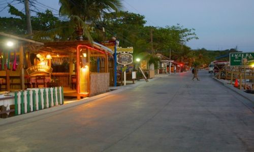 Zdjecie HONDURAS / Roatan / West End / Karaibskie klimaty