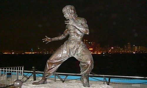 Zdjecie HONG KONG / Koowlon / nadbrzeże / Kto się z Nim zmierzy?