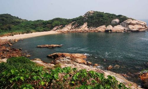 Zdj cie HONG KONG / - / Wyspa Cheung Chau / Dzika plaa, morza szum...