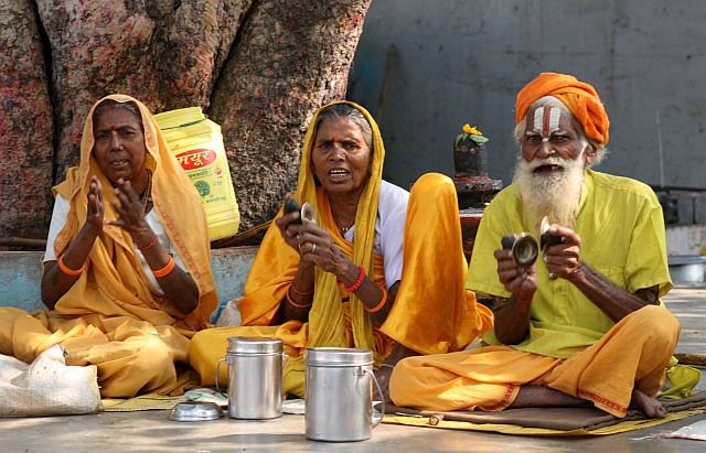 Zdjęcia: Orchha, Madhya Pradesh, śpiewali "hare krishna", INDIE Zdjęcia: Orchha, Madhya Pradesh, śpiewali "hare krishna", INDIE