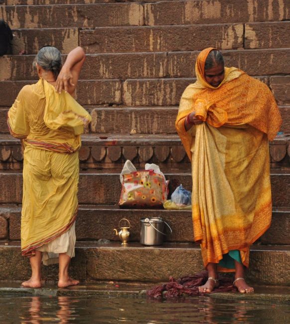Zdjęcia: Varanasi, Poranna higiena nad Gangesem, INDIE Zdjęcia: Varanasi, Poranna higiena nad Gangesem, INDIE