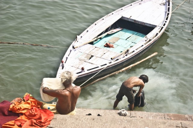 Zdj cia: Varanasi,  Uttar Pradesh, poranek nad Gangesem, INDIE