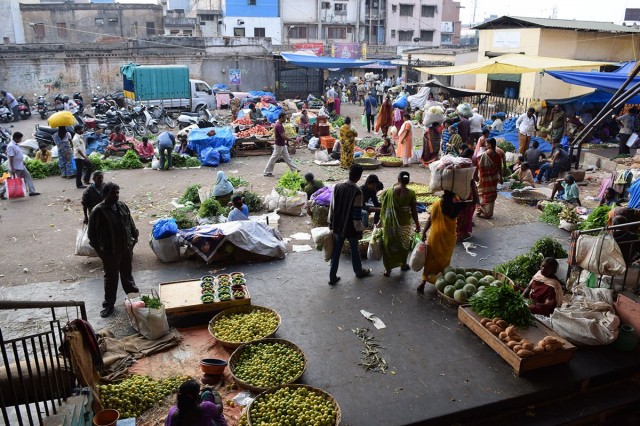 Zdj cia: Bangalore, Karnataka, Bangalore Fruit Market 1, INDIE