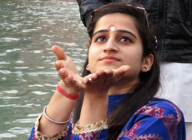 Zdj cia: Haridwar, Uttarakhand, W oczekiwaniu na ceremoni, INDIE