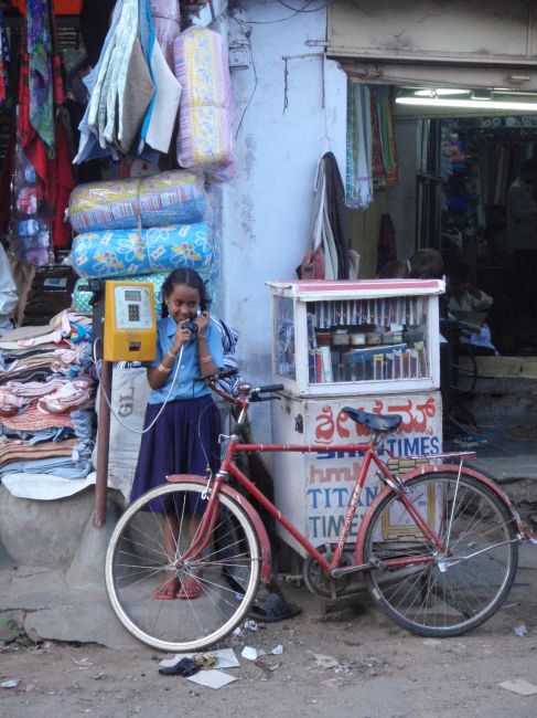 Zdjęcia: Mysore, Telefon, INDIE Zdjęcia: Mysore, Telefon, INDIE