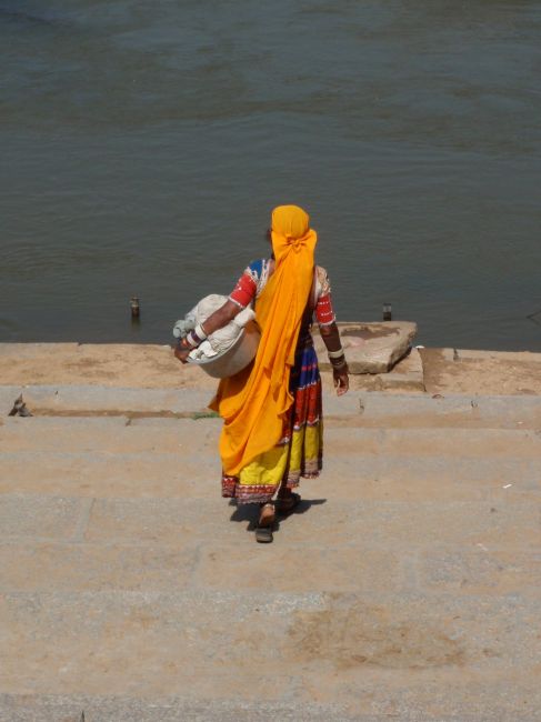 Zdjęcia: Hampi, Na schodkach ghat, INDIE Zdjęcia: Hampi, Na schodkach ghat, INDIE