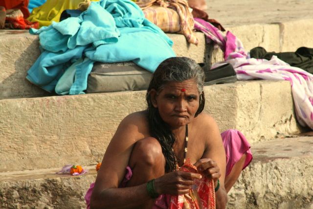 Zdjęcia: Ganges, Varanasi, Kobieta II, INDIE Zdjęcia: Ganges, Varanasi, Kobieta II, INDIE