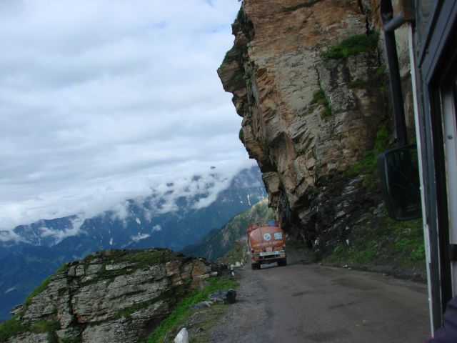 Zdjęcia: Droga Manali Kelong, Manali , Zawieszony w chmurach , INDIE Zdjęcia: Droga Manali Kelong, Manali , Zawieszony w chmurach , INDIE