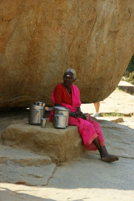 Zdjęcia: Hampi, Hampi, Piknik pod skałą , INDIE Zdjęcia: Hampi, Hampi, Piknik pod skałą , INDIE