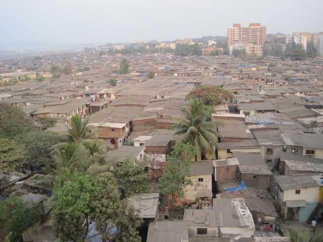 Zdjęcia: obok lotniska w mumbai, Mumbai, Slamsy - z fimu ' Slumdog millionaire', INDIE Zdjęcia: obok lotniska w mumbai, Mumbai, Slamsy - z fimu ' Slumdog millionaire', INDIE