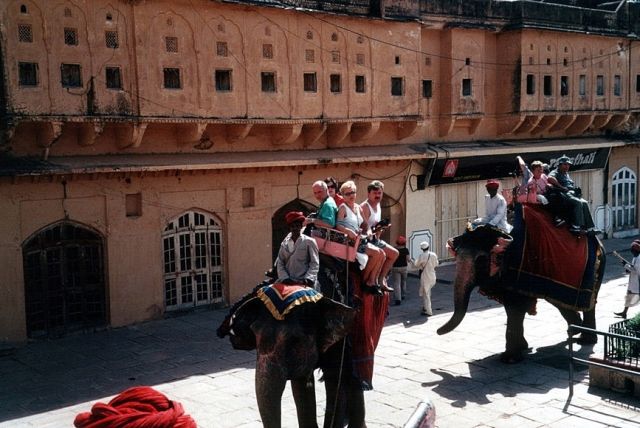 Zdjęcia: 11 km od Dżajpuru, Rajasthan, Do Fortu Amber na słoniach., INDIE Zdjęcia: 11 km od Dżajpuru, Rajasthan, Do Fortu Amber na słoniach., INDIE