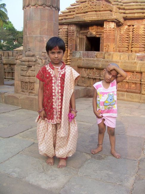 Zdjęcia: Bhubaneswar, Orissa, bracia, INDIE Zdjęcia: Bhubaneswar, Orissa, bracia, INDIE