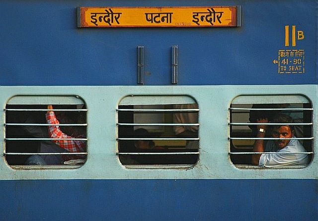 Zdjęcia: Varanasi, Varanasi, pociag w Indiach, INDIE Zdjęcia: Varanasi, Varanasi, pociag w Indiach, INDIE