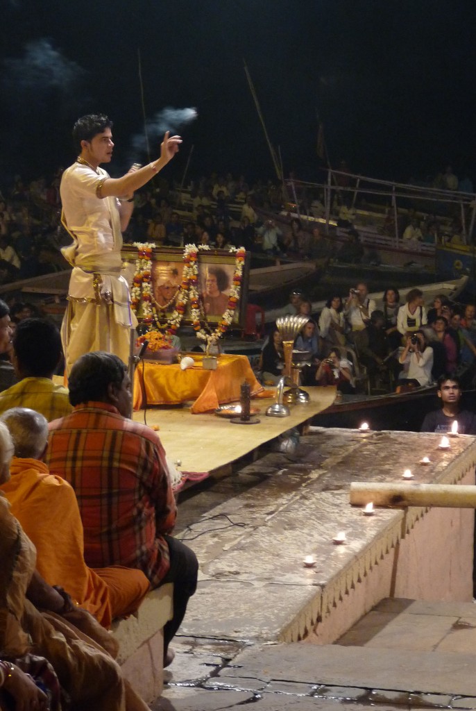 Zdjęcia: Waranasi, Uttar Pradesh, Puja, INDIE Zdjęcia: Waranasi, Uttar Pradesh, Puja, INDIE