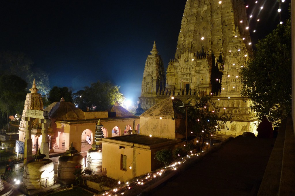 Zdjęcia: Bodh Gaya, Bihar, Nocna Bodh Gaya-Konkurs, INDIE Zdjęcia: Bodh Gaya, Bihar, Nocna Bodh Gaya-Konkurs, INDIE