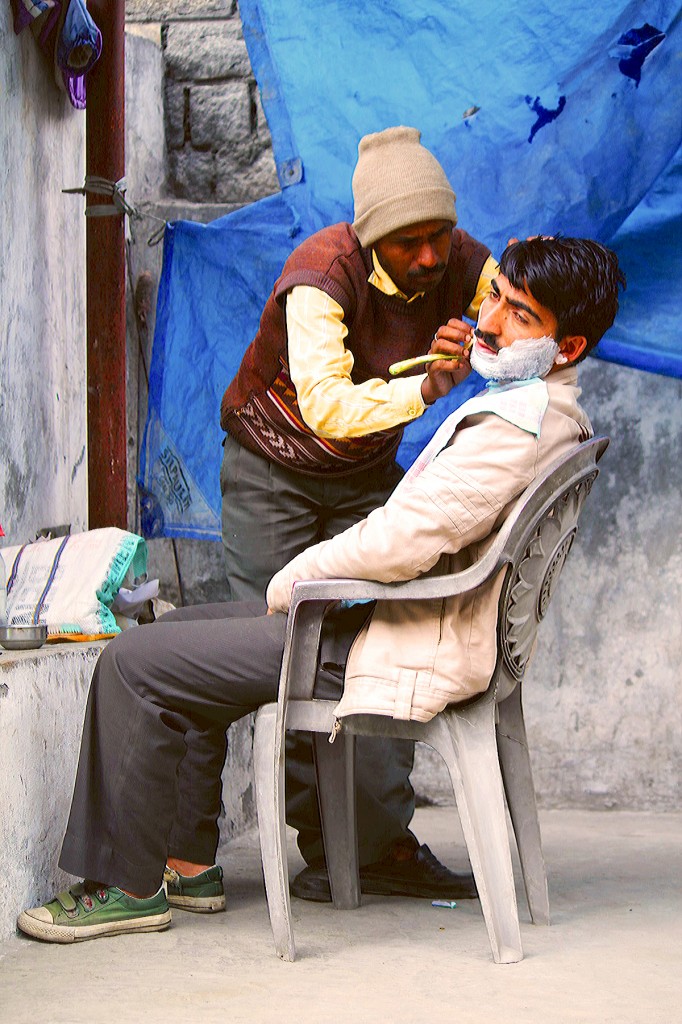 Zdjęcia: ., Ladakh, U fryzjera, INDIE Zdjęcia: ., Ladakh, U fryzjera, INDIE