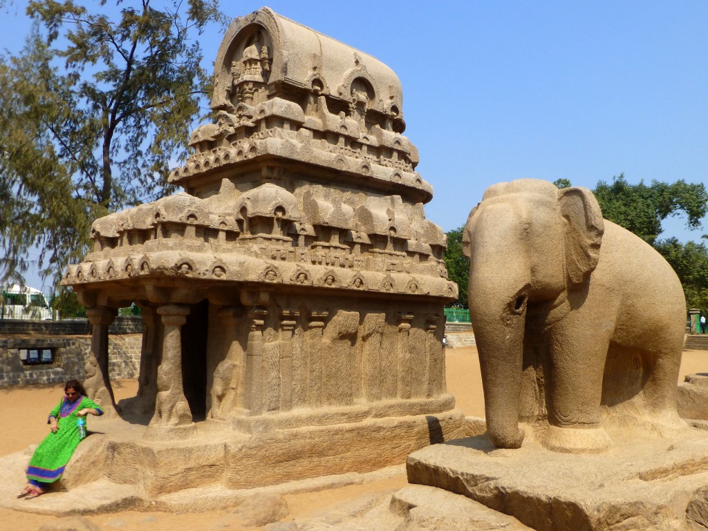 Zdjęcia: Mamallapuram, Tamilnadu,  Jedna z pięciu świątyń wykutych w skale, INDIE Zdjęcia: Mamallapuram, Tamilnadu,  Jedna z pięciu świątyń wykutych w skale, INDIE