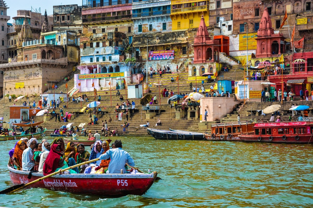 Zdjęcia: brzeg Gangesu, Varanasi, płynąc świętą rzeką, INDIE Zdjęcia: brzeg Gangesu, Varanasi, płynąc świętą rzeką, INDIE