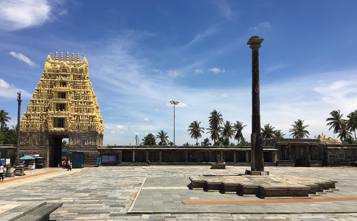 Zdjęcia: Belur, Karnataka, Powrót do przeszłości - świątynia Vijayanarayana, INDIE Zdjęcia: Belur, Karnataka, Powrót do przeszłości - świątynia Vijayanarayana, INDIE