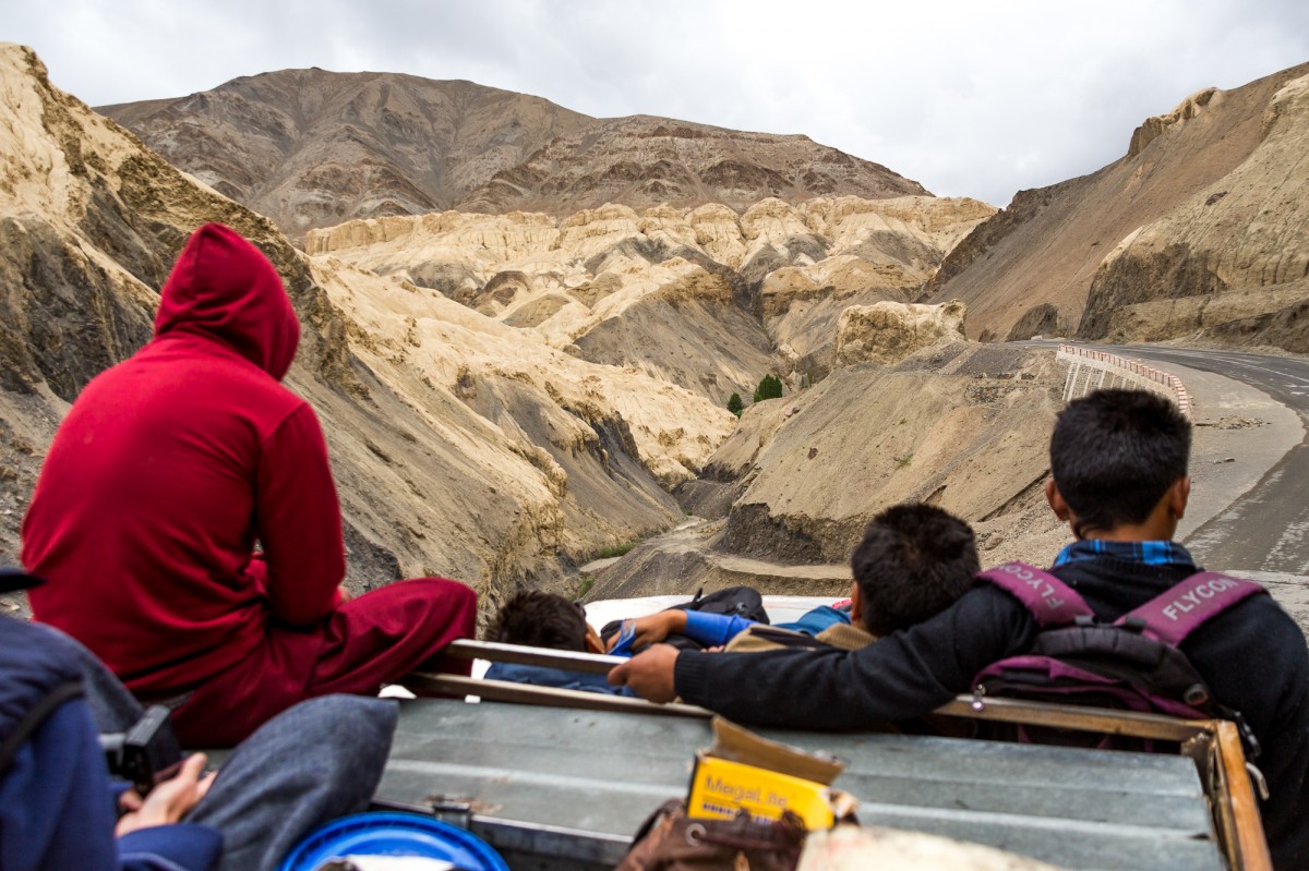 Zdjęcia: droga do Lamayuru, Ladakh, Na dachu autobusu przez Himalaje, INDIE Zdjęcia: droga do Lamayuru, Ladakh, Na dachu autobusu przez Himalaje, INDIE
