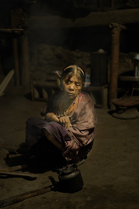 Zdjęcia: Mon, Nagaland, Parzenie herbaty khulap , INDIE Zdjęcia: Mon, Nagaland, Parzenie herbaty khulap , INDIE