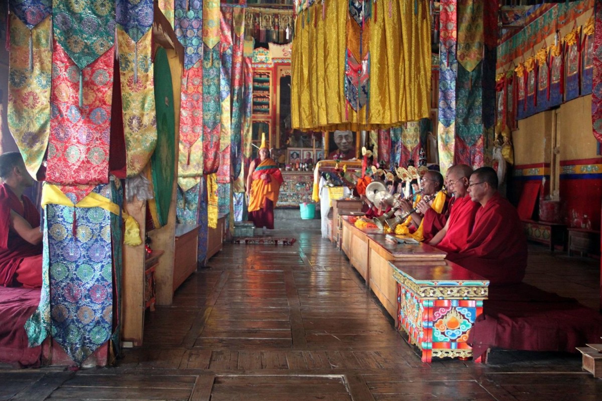 Zdjęcia: Diskit w dolinie Nubry, Ladakh, W Świątyni, INDIE Zdjęcia: Diskit w dolinie Nubry, Ladakh, W Świątyni, INDIE