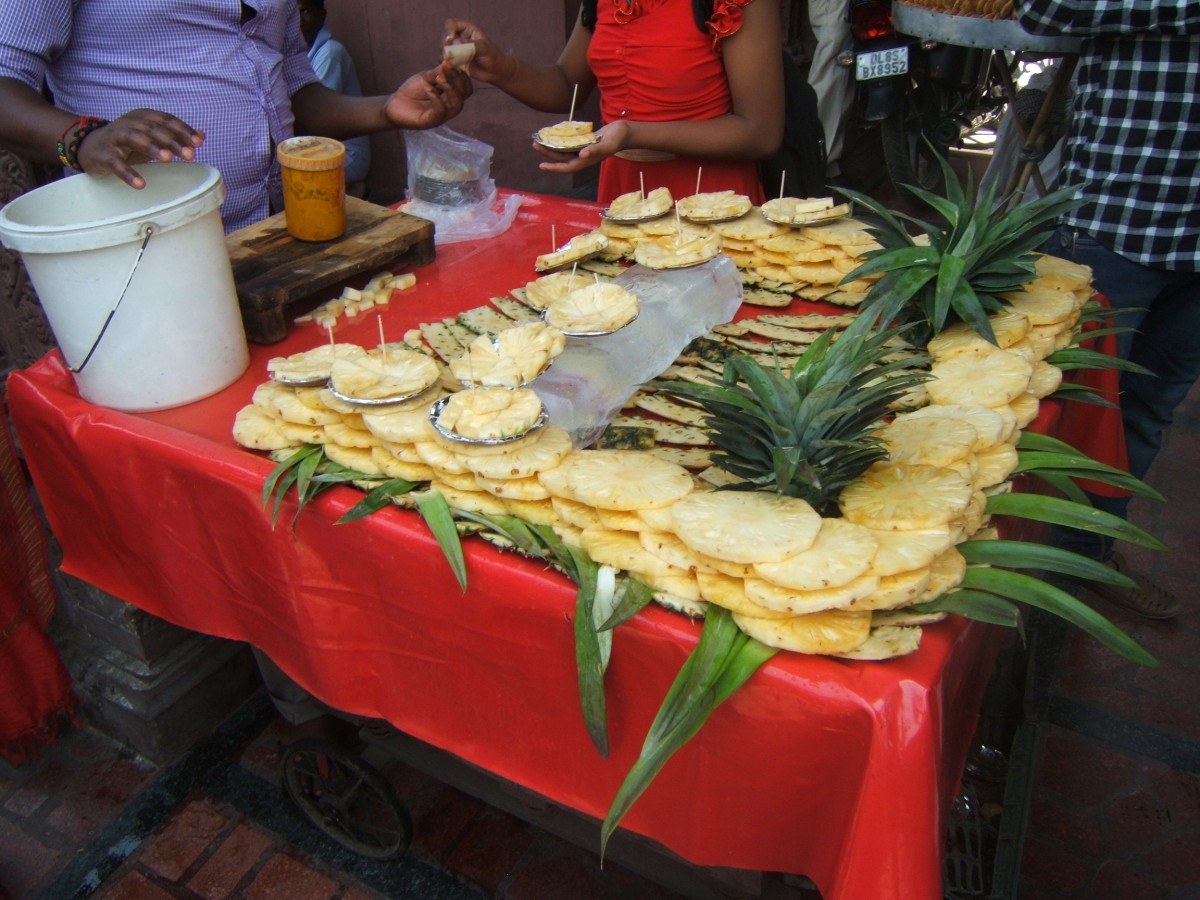 Zdjęcia: New Delhi, New Delhi, Ananasy na lodzie, INDIE Zdjęcia: New Delhi, New Delhi, Ananasy na lodzie, INDIE