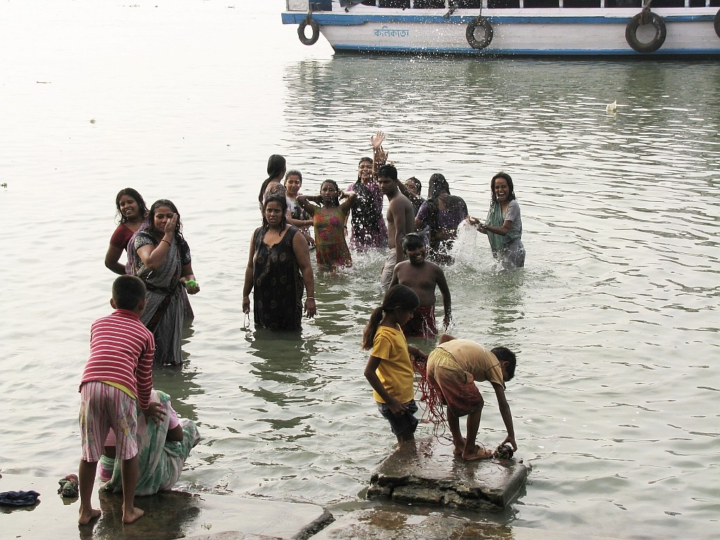 Zdjęcia: Kalkuta, Bengal Zachodni, ghat nad Hoogli, INDIE Zdjęcia: Kalkuta, Bengal Zachodni, ghat nad Hoogli, INDIE