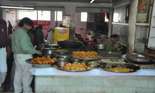 Zdjcie INDIE / Haridwar  / Haridwar / Bar 