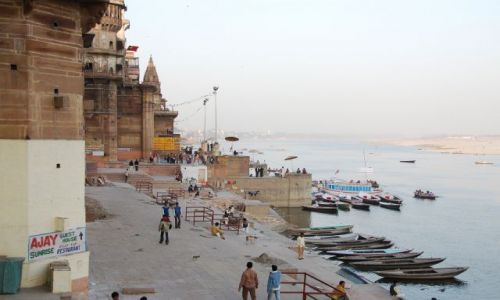 Zdjecie INDIE / Uttar Pradesh / Varanasi / Ghaty w Varansi
