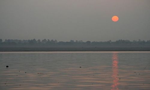 Zdjecie INDIE / Uttar Pradesh / Varanasi / wschd soca