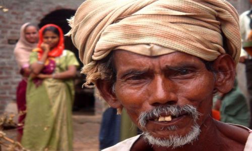 Zdjecie INDIE / Gujarat / Juni Kaccili / KONKURS Twarze wiata