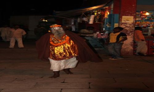 Zdjecie INDIE / Uttar Pradesh / Varanasi / Sadhu