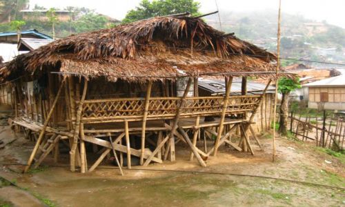 Zdjecie INDIE / Arunachal Pradesh / Daporijo / Poprostu dom
