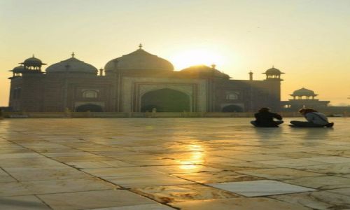 Zdjęcie INDIE / Agra / Taj Mahal / Wschód słońca w okolicach najpiękniejszego grobowca świata ...