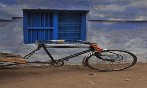 Zdjecie INDIE / - / Varanasi / rodek transportu