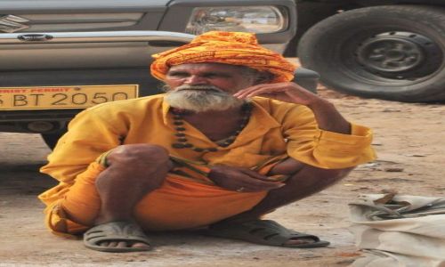 Zdjecie INDIE / - / Varanasi / W oczekiwaniu na ...