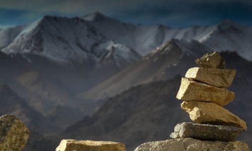Zdjecie INDIE / Ladakh / Leh / Stupa rcznie ukadana