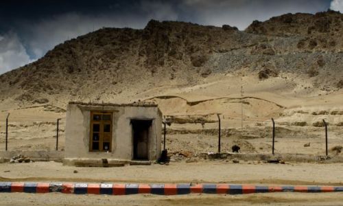 Zdjecie INDIE / Ladakh / Leh / Na stacji benzynowej