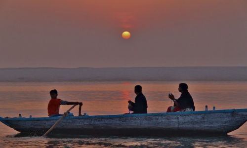 Zdjecie INDIE / - / Varanasi / Ganges