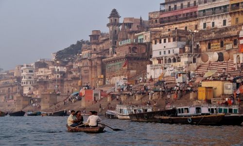 Zdjecie INDIE / - / Varanasi / Na Gangesie