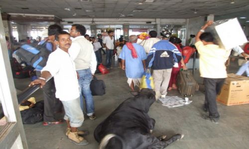 Zdjecie INDIE / pn cz Indii / Gorakhpur / Dworzec kolejowy w Gorakhpur