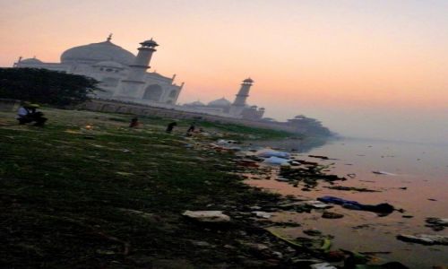 Zdjecie INDIE /  Uttar Pradesh / Agra / Troch inny Taj Mahal