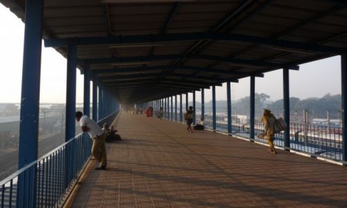 Zdjecie INDIE / - / Delhi / Dworzec w Delhi